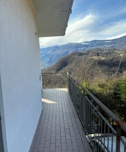 Alternative view of Locatello tre camere con terrazzo e cantina