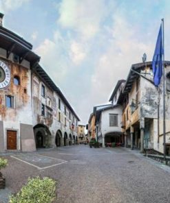 Clusone con due camere box e giardino condominiale