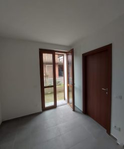 Caravaggio piano terra con posto auto e giardino condominiale